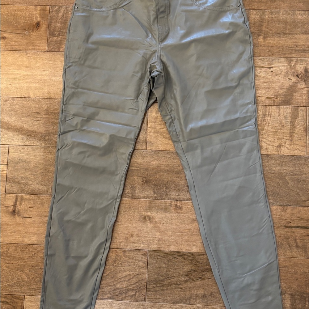 HUE Women's Skinny Jeans in Gray